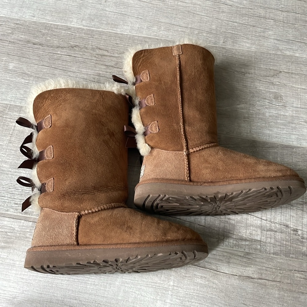 Tall Ugg Boots - Kids Size 4 - Picture 4 of 7